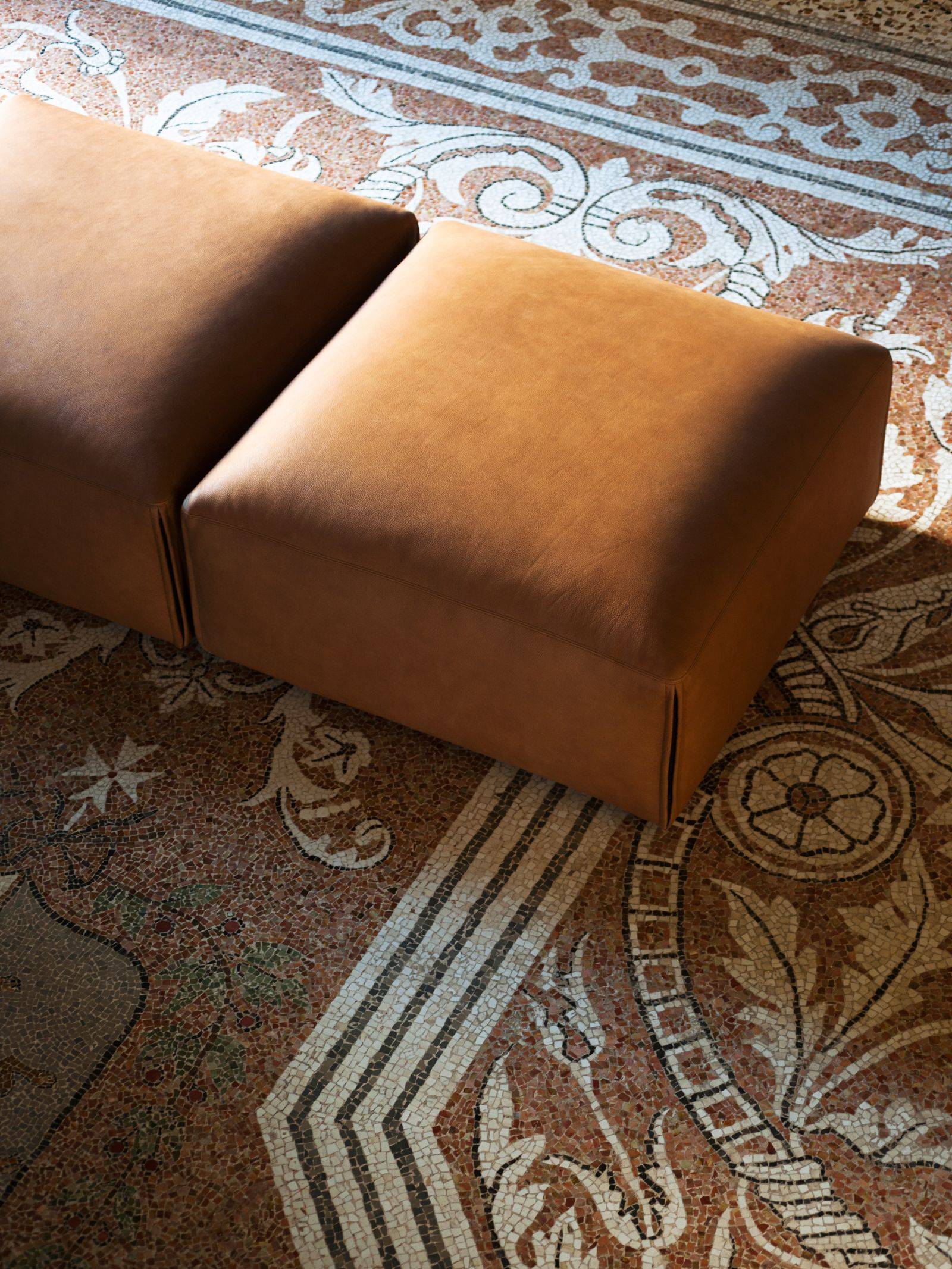 Tacchini Le Mura Ottoman 矮凳 6