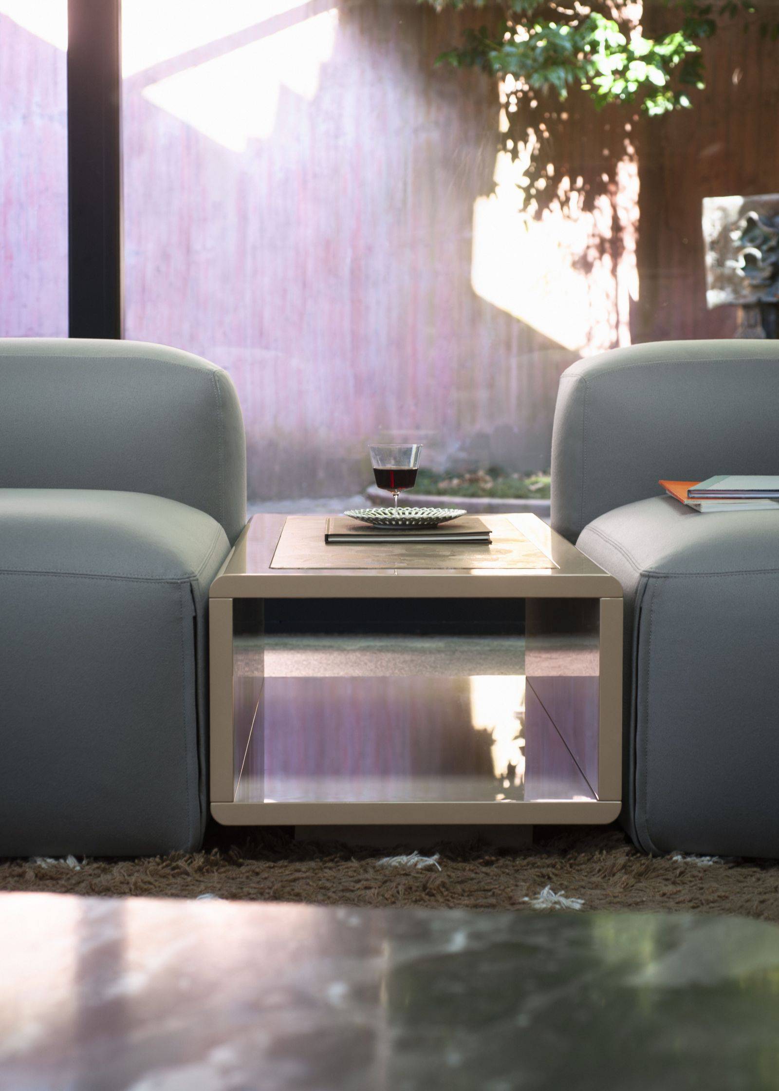Tacchini Tesis 边几 4